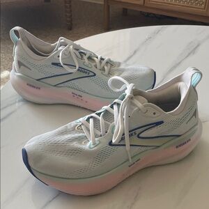 Brooks Women's Athletic Shoes - White and Blue